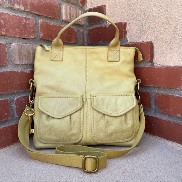 Fossil💛Genuine Leather Modern Cargo Foldover Crossbody Bag in Butter Yellow - Picture 2 of 15